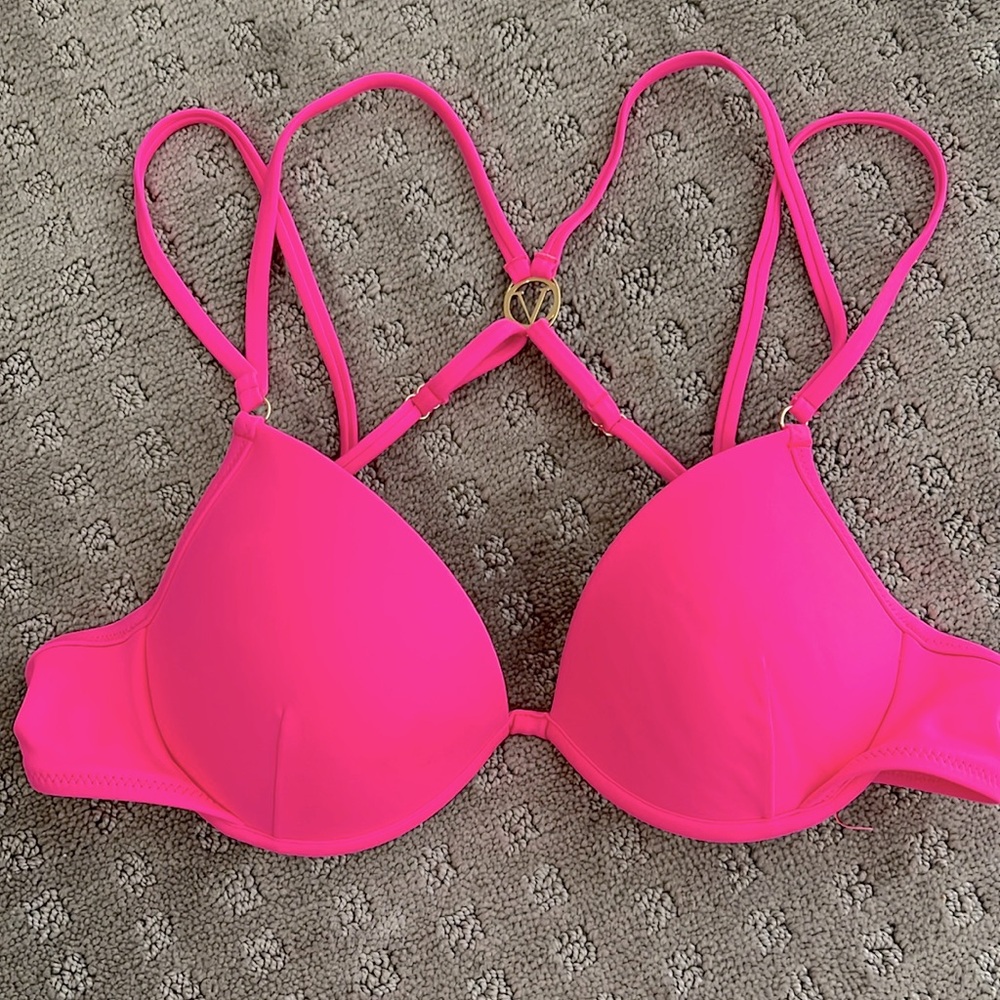 Victoria’s Secret Bikini Bush-up Top